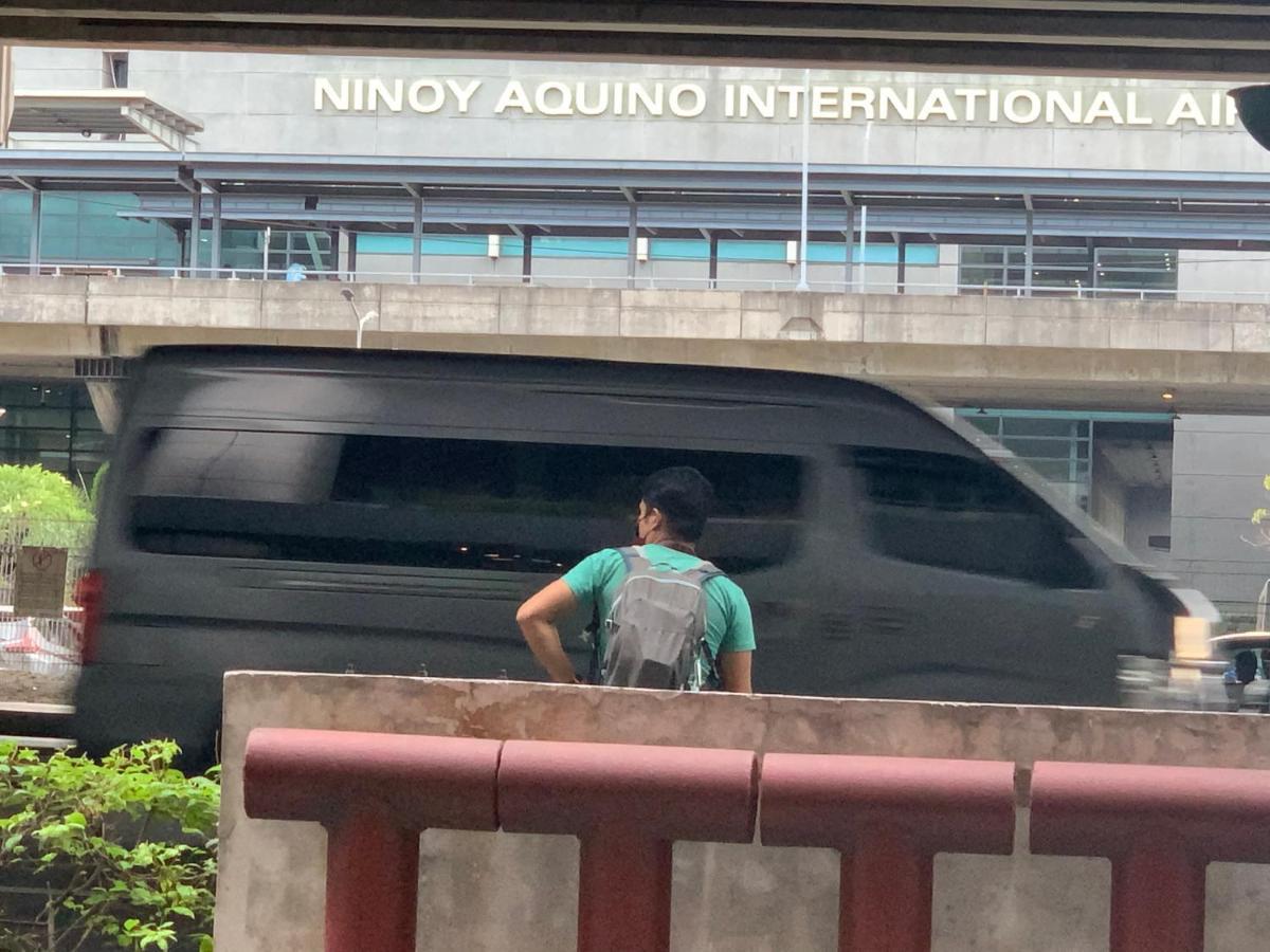 81 Newport Boulevard Cluster 4 - 8F Across Naia Airport, Terminal 3 Pasay Exteriör bild