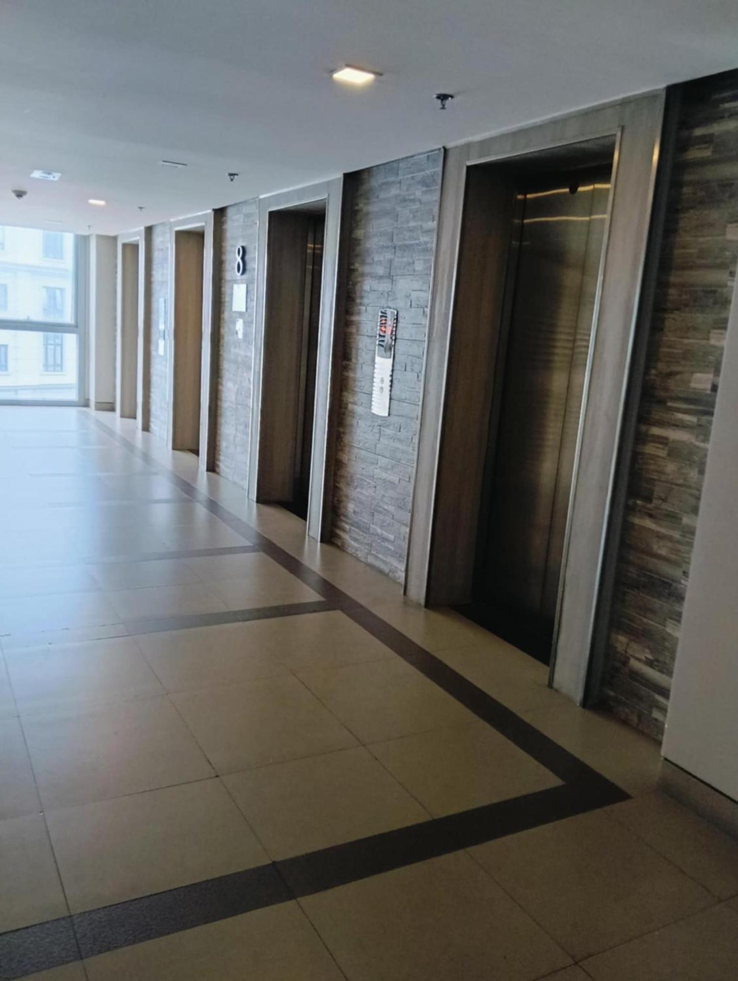 81 Newport Boulevard Cluster 4 - 8F Across Naia Airport, Terminal 3 Pasay Exteriör bild