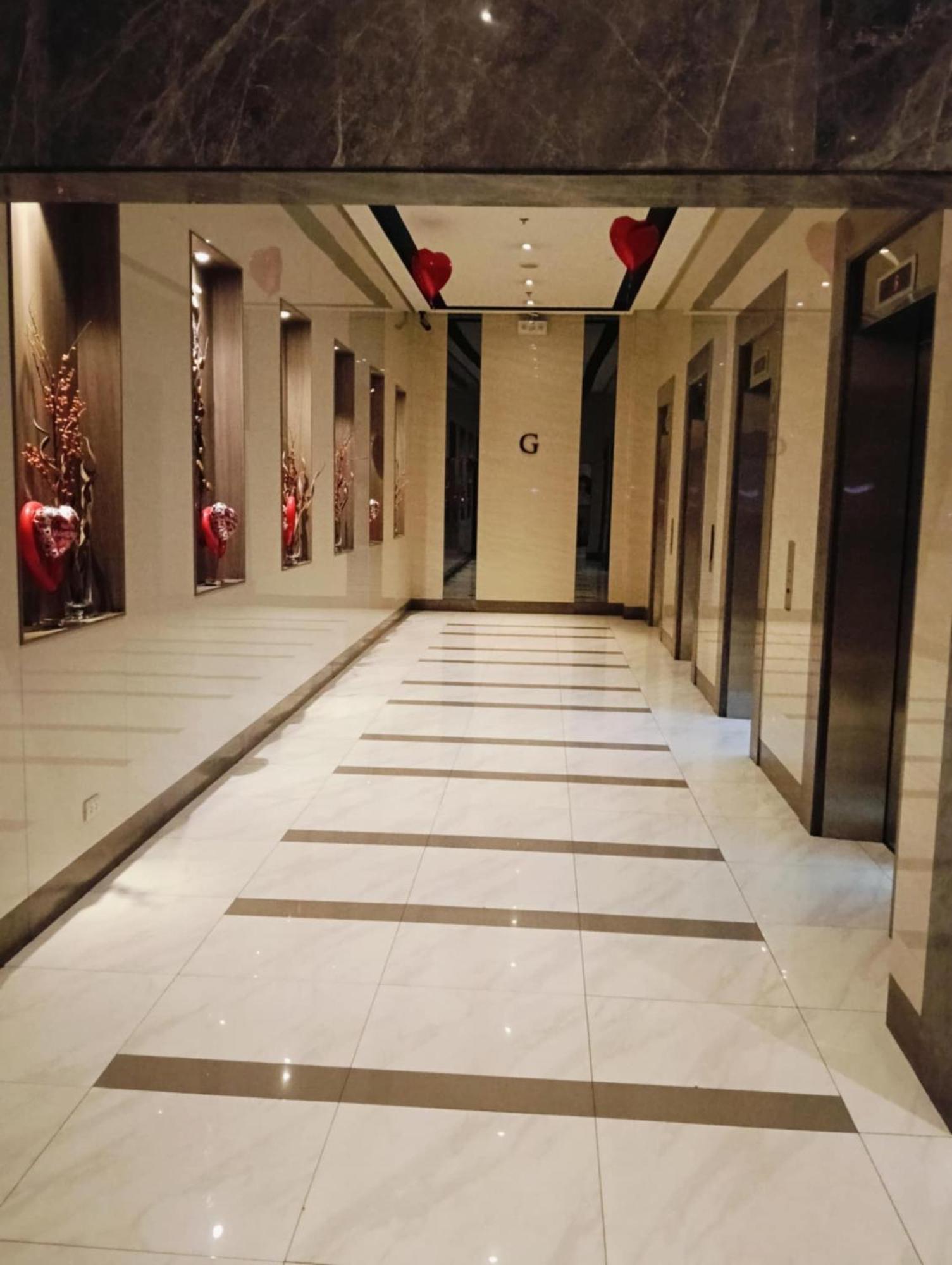 81 Newport Boulevard Cluster 4 - 8F Across Naia Airport, Terminal 3 Pasay Exteriör bild